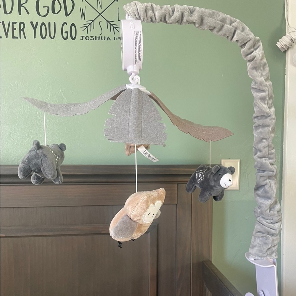 New Lambs & Ivy Baby Mobile for Crib/ Pack and Play